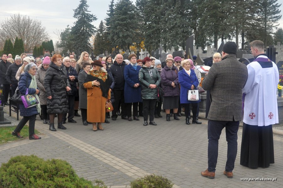 064 Procesja na nowym cmentarzu.jpg